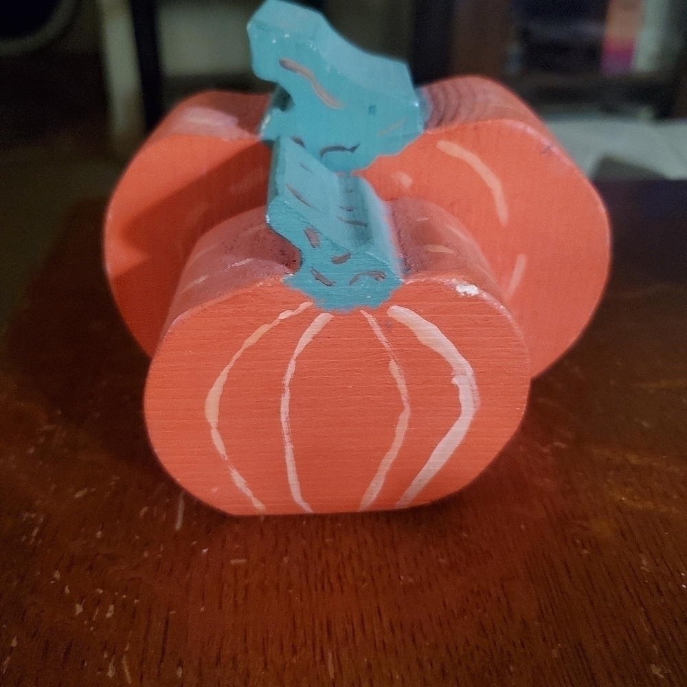 Set of 2 Wooden Pumpkins